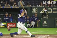 <div class="caption">試合を振り出しに戻す２点本塁打を放ったエイジェック・高木大輝</div>