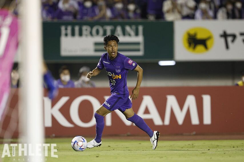 【サンフレッチェ背番号の系譜】レジェンド・青山敏弘がプロ1年目に背負った背番号。サンフレッチェ広島が誇る“天才”の背に今も輝く『30』