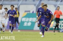 <div class="caption">8月13日の浦和戦で移籍後初ゴールを挙げた加藤陸次樹。チームは7試合ぶりの勝利を飾った。</div>