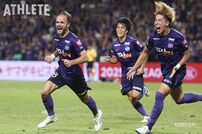 <div class="caption">準決勝進出を決める決勝弾をあげたジェルマン</div>