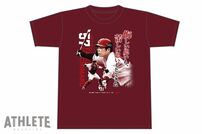 <div class="caption">【記念】持丸泰輝プロ初ヒットTシャツ』3,500円（税込）、サイズ展開：S／M／L／O（XL）</div>