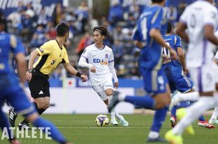 サンフレ柴崎晃誠、700万円減の4000万円で契約更新