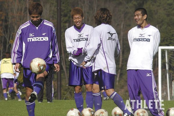 選手で紐解くサンフレの歴史〜伝統の背番号8を背負った男｜sanfrecce｜連載｜アスリートマガジンWEB