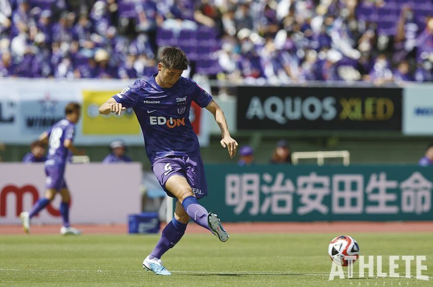 『空中戦ランキング1位』に輝いた対人マスター。サンフレッチェ・荒木隼人が語った指揮官への思い