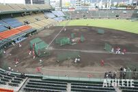 <div class="caption">数々の名試合が繰り広げられた旧広島市民球場</div>