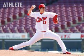 「1イニングでも長くマウンドに立っていたい」。巨人・菅野に投げ勝ったカープ九里亜蓮が見せた気迫の投球。