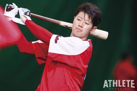 逆境を乗り越える力となった背番号1の存在。プロ2年目の宇草孔基の背中を押した鈴木誠也の言葉