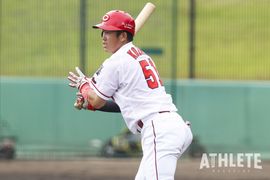 二軍で結果を残した小園海斗が今季初出場。「悔しい気持ちは忘れずにいたい」