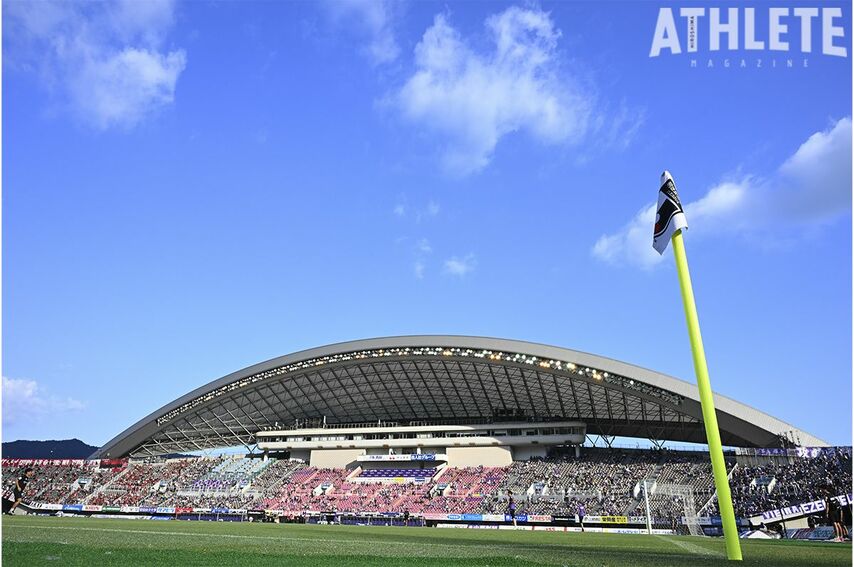 <div class="caption">2023年11月に、ホームスタジアムとしてのラストゲームを迎えたエディオンスタジアム広島。</div>