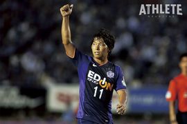 「出ていくことを考えなければいけないかなと思う時期も・・」ストライカーを悩ませた2014年。【佐藤寿人　サンフレッチェ広島時代の軌跡#8】