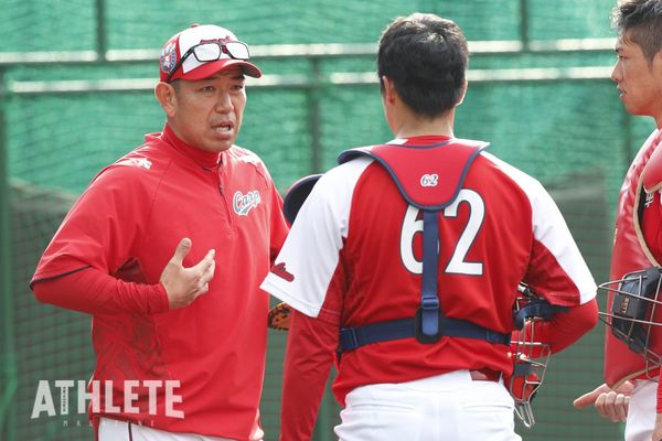 坂上俊次の カープ式育成法 のススメ 第３回 選手を成長させる場所 倉義和一軍バッテリーコーチ Carp 連載 広島アスリートマガジン