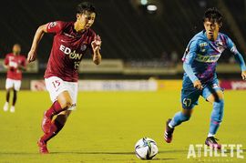 サンフレッチェ広島の新たなスピードスター藤井智也。速さとタフさを武器に右サイドを駆け抜ける<br />