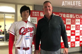 【尾関高文の忘れじのカープ外国人選手列伝】<br />No.21 ネイサン・ミンチー／テンポ良い投球で先発陣を牽引。大きな体で黙々と投げ続けた助っ人右腕