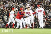 <div class="caption">前田健太とダルビッシュ有が投げ合った6月15日の日本ハム戦(マツダスタジアム)は赤松真人のサヨナラ打で終止符が打たれた。</div>