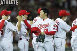 2年連続の新人王誕生、鈴木誠也メジャー挑戦表明・・・激動の2シーズン目。53年ぶりの投手出身監督が描いた3年の軌跡を振り返る 〜佐々岡カープ・2021年〜