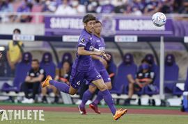 長身を活かした空中戦でゴール前を堅守。サンフレッチェの守りの要・荒木隼人《サッカー日本代表セレクション》