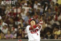 <div class="caption">2013年の現役引退まで、カープ一筋でバットを振り続けた。ストイックなその姿は、『孤高の天才』、『サムライ』とも称された</div>