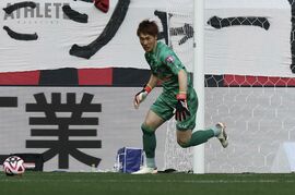 数字以上の価値を持つビッグセーブ。着実に進化を続けるJ1広島・大迫敬介の魅力とは