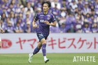 <div class="caption">精度の高いクロスも魅力のひとつ。CKではキッカーを任される場面も多い</div>
