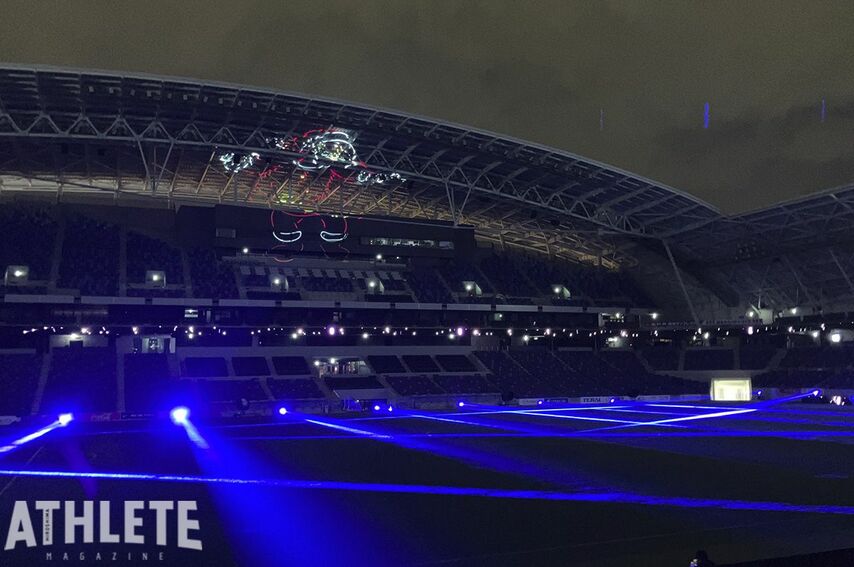 スタジアムが光に包まれる別世界に・・。エディオンピースウイング広島初の『バイオレットクリスマスショー』開催
