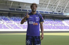 【J1 サンフレッチェ広島】元ポルトガル代表・パシエンシアが入団会見。「タイトルを獲得するチャンスがある。自分の持てる力を発揮したい」