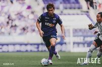 <div class="caption">出場時間は中野就斗に次ぐチーム２位。タフなフィジカルも塩谷の武器だ</div>