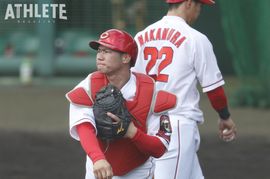 カープの捕手争いの方向性は正しいのか。OB笘篠賢治氏が起用を進言する捕手のキーマン<br />