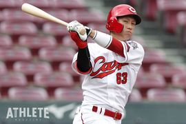 カープOB・山崎隆造氏が分析する、西川龍馬の“悪球打ち”