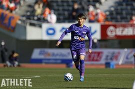 「笛が鳴る、最後の瞬間まで戦う」今シーズンも際立つ果敢なプレー《OB・吉田安孝氏が語るサンフレッチェ広島》