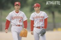 <div class="caption">黒田がプロ2年目からチームメートとなった専修大時代の先輩・小林幹英（写真右・現・三軍育成強化コーチ）</div>