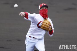 菊池涼介の代役を務めた上本崇司が広げる起用の可能性。今後の課題はバンテリンドームでの戦い方【カープOB・笘篠賢治氏のコラム】<br />