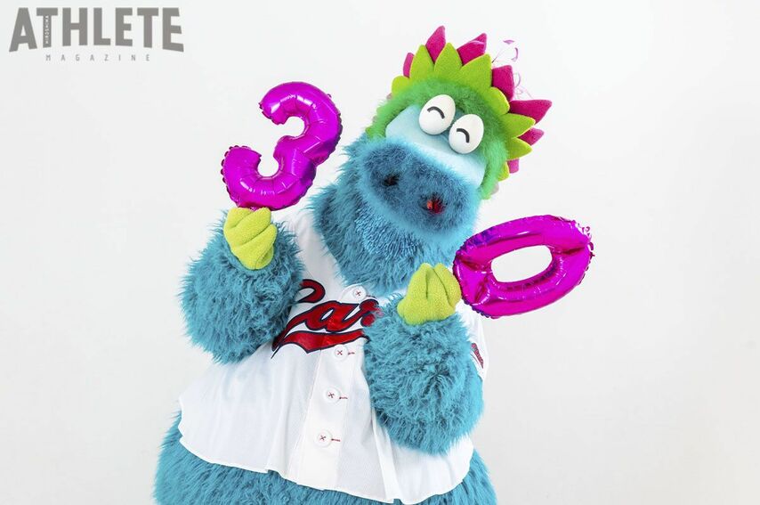 「選手やスタッフの頑張りをスラィリーと応援し、ファンに笑顔を届ける」カープ・マスコット担当が感じる仕事のやりがい