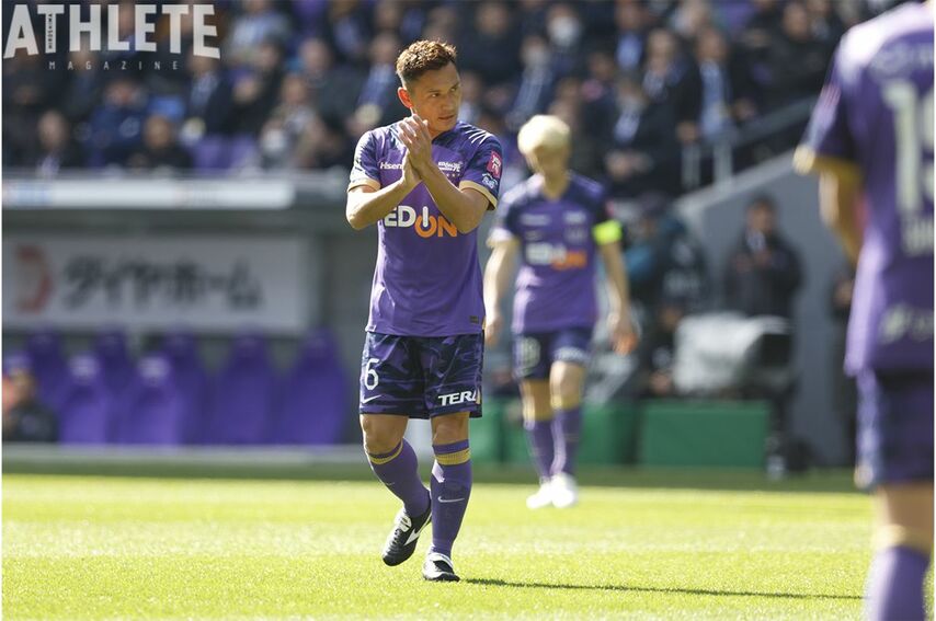 青山敏弘に代わり、今季加入のストライカー・大橋祐紀が交代出場【サンフレッチェ広島・エディオンピースウイング広島オープニングマッチ】