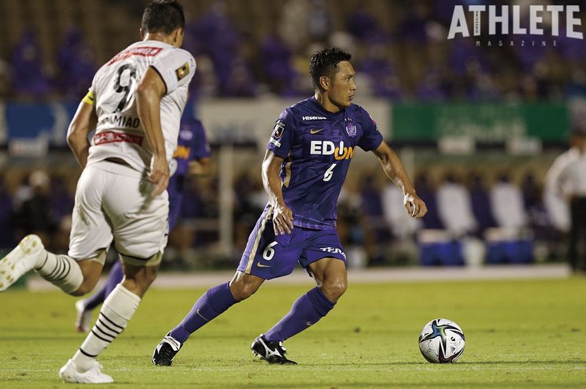 <div class="caption">通算成績は609試合34得点（リーグ、カップ、国際大会、代表選を含む）</div>