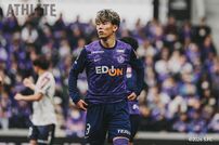 <div class="caption">出場機会を大幅に増やし、複数のポジションでチームを支えている山﨑大地</div>