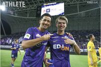 <div class="caption">Brew SAGA戦、藤枝MYFC戦に続き天皇杯３戦連続ゴールを決めた前田直輝（左）</div>