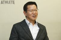 <div class="caption">津田氏とともにカープ黄金期を支えた大野豊氏</div>