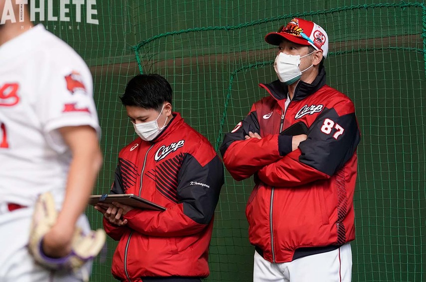 <div class="caption">今季、阪神から投手コーチとして復帰した高橋建コーチ。</div>