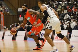 首位独走の宇都宮に肉薄するも、広島がB1の牙城を崩せず（11月15日・広島 71-85 宇都宮／B1リーグ第9節・GAME2）