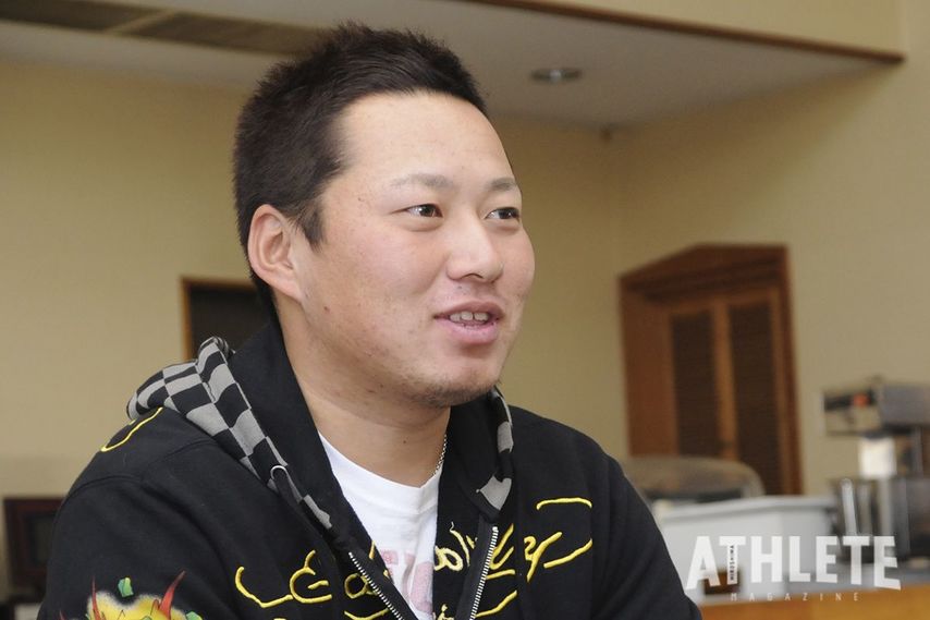 <div class="caption">プロ2年目のオフにインタビューに応じる、当時24歳の松山竜平選手。</div>