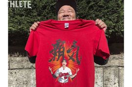 我善導の“週刊”カープTシャツコレクション～89枚目～覇気あふれるプレーをまだ見たい！カープを離れる安部友裕にエールを贈る1枚