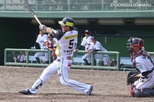 北別府学以来となる “背番号20” を背負った鯉の守護神。永川勝浩