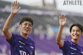 簿記を学び、財布を無くした大学時代……サンフレ・荒木隼人が今もっとも注目するものとは。素顔に迫るQ&A