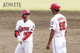 球界一のノッカー・カープ玉木朋孝二軍コーチが語る、羽月隆太郎への思い。