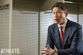 【カープ 新井貴浩監督の“全力”所信表明】とても大きな恩があるカープ球団からの監督打診に、断る選択肢はなかった