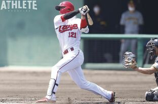 西川龍馬“画伯”が描く坂倉将吾選手の似顔絵がTシャツに！5月20日