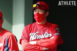 甲子園には魔物が棲んでいる⁉︎勝敗を分けた疑惑の判定に、カープ打線を困惑させた相手捕手の配球<br />