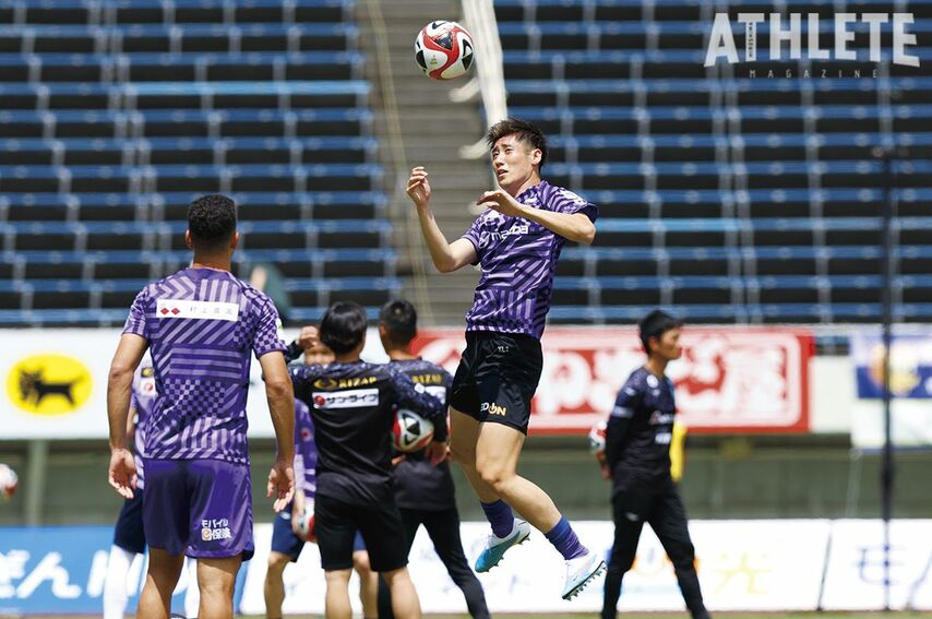 「広島のチーム力が試されている時」サポーターの声を胸に前を向く。サンフレッチェ・荒木隼人が語る2023シーズン