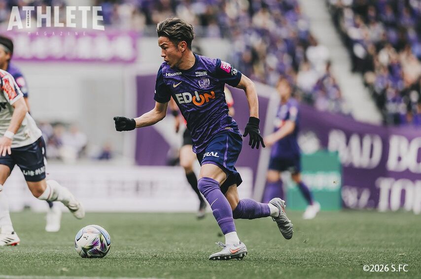 <div class="caption">ホーム開幕戦となった岡山戦でもスタメン出場。公式戦出場試合数を着実に増やしている</div>