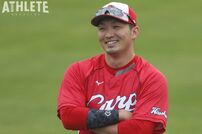 <div class="caption">カープ三連覇の立役者となった鈴木誠也。『神ってる』の言葉は流行語大賞にもなった</div>